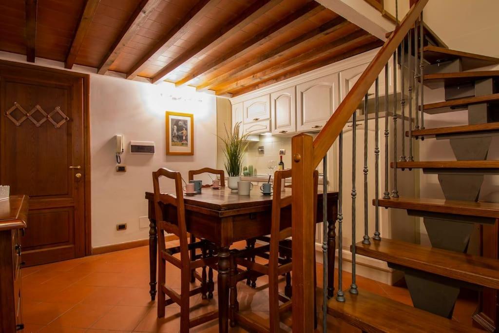شقة فلورنس  في Demedici Apt W/ 2Br 1' Walk Uffizi & Ponte Vecchio المظهر الخارجي الصورة