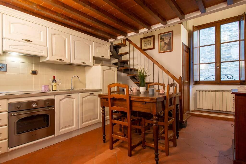 شقة فلورنس  في Demedici Apt W/ 2Br 1' Walk Uffizi & Ponte Vecchio المظهر الخارجي الصورة